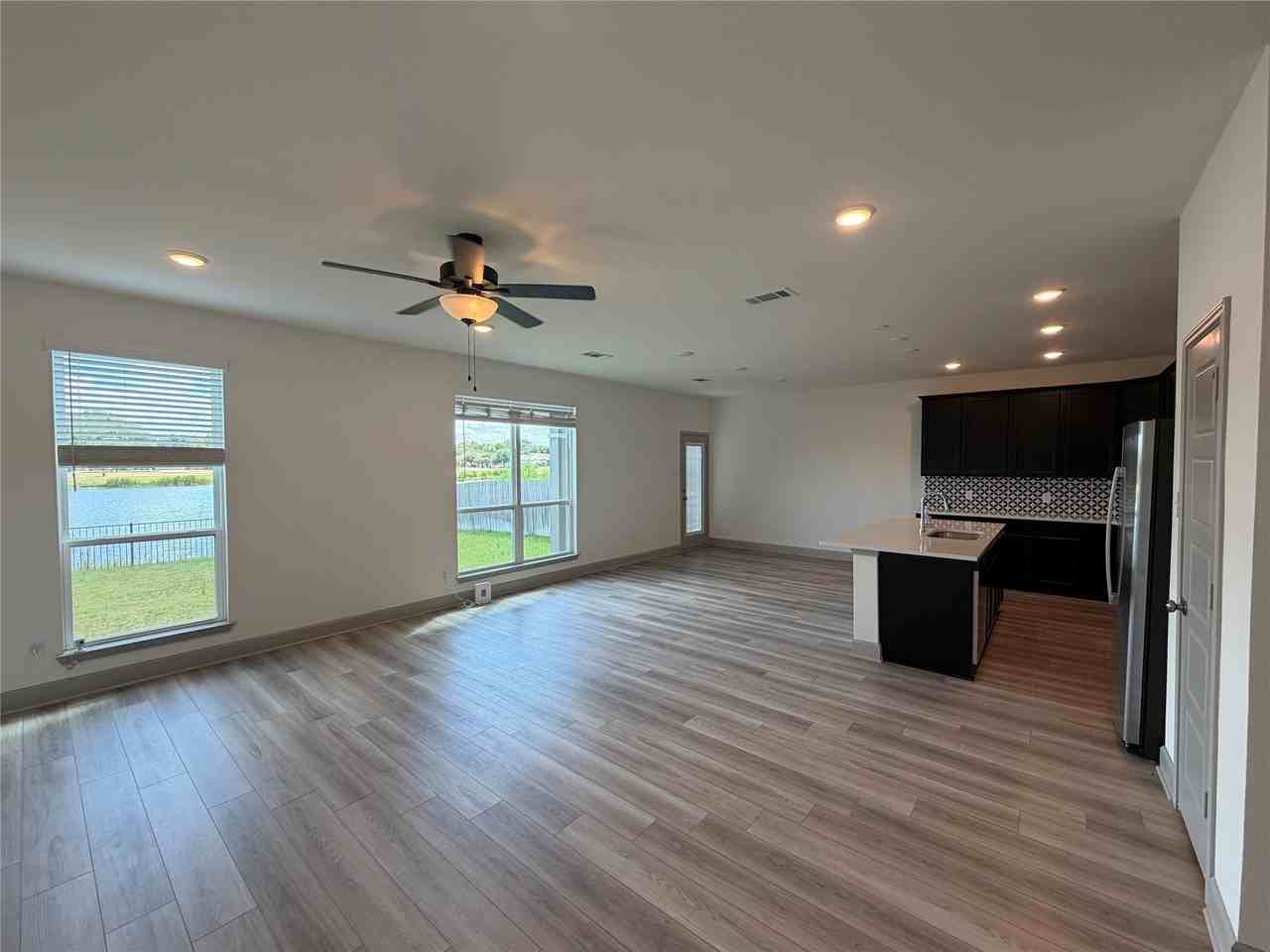 1220 Elise Ave - Photo 6 of 28
