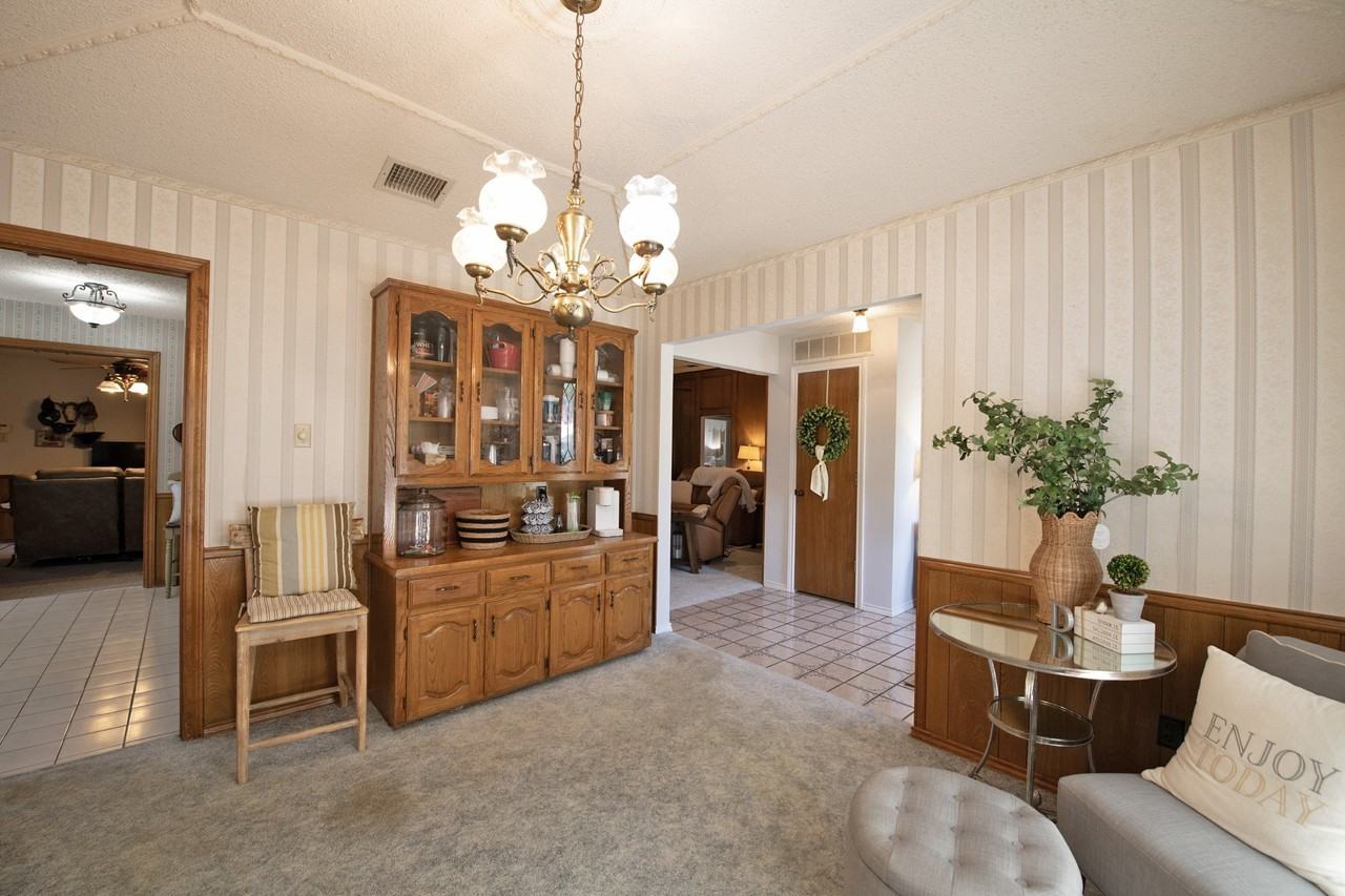 4709 Knollview Ln - Photo 6 of 36
