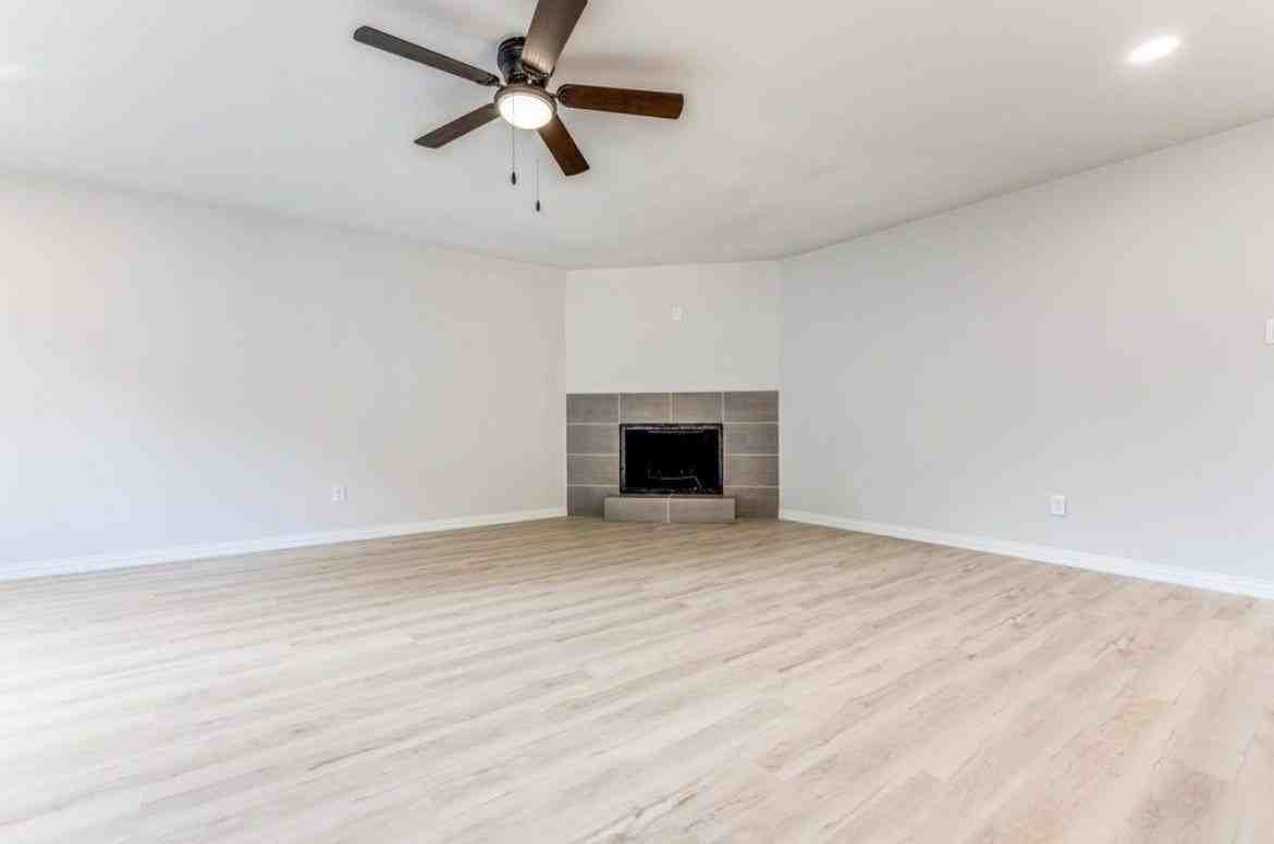 5428 Adams Dr - Photo 4 of 14