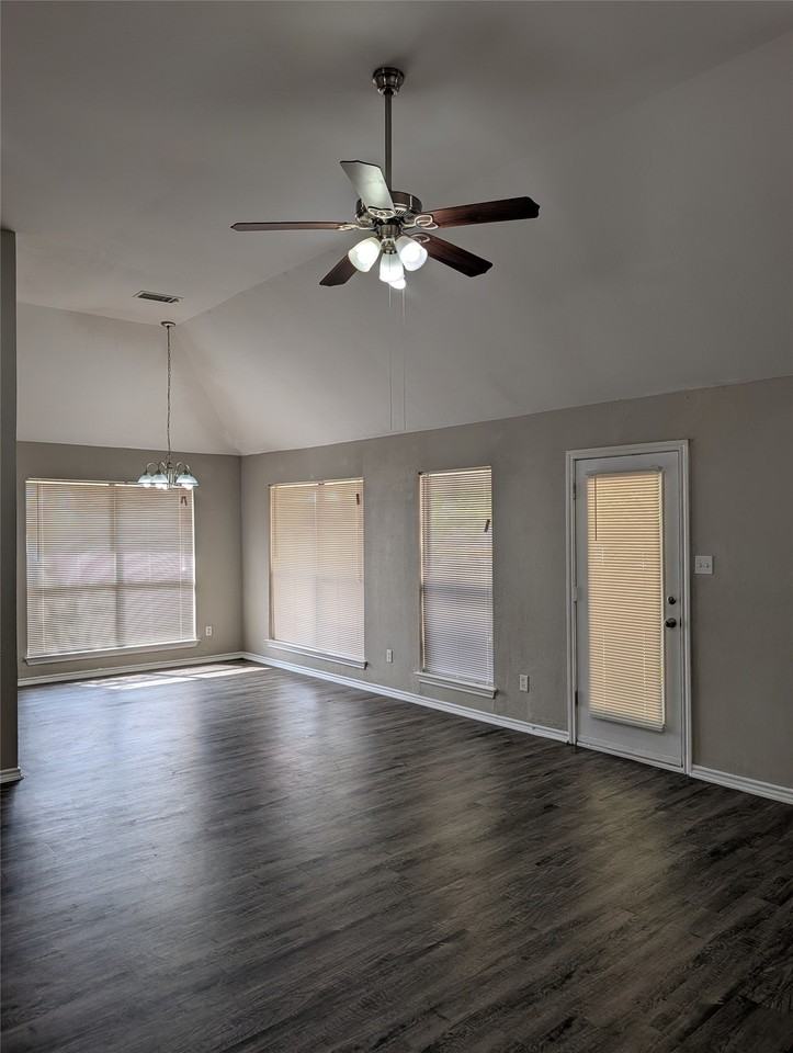 4901 Dax Dr - Photo 2 of 18