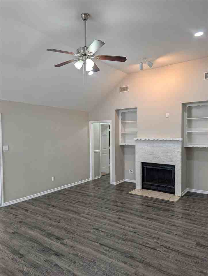 4901 Dax Dr - Photo 5 of 18