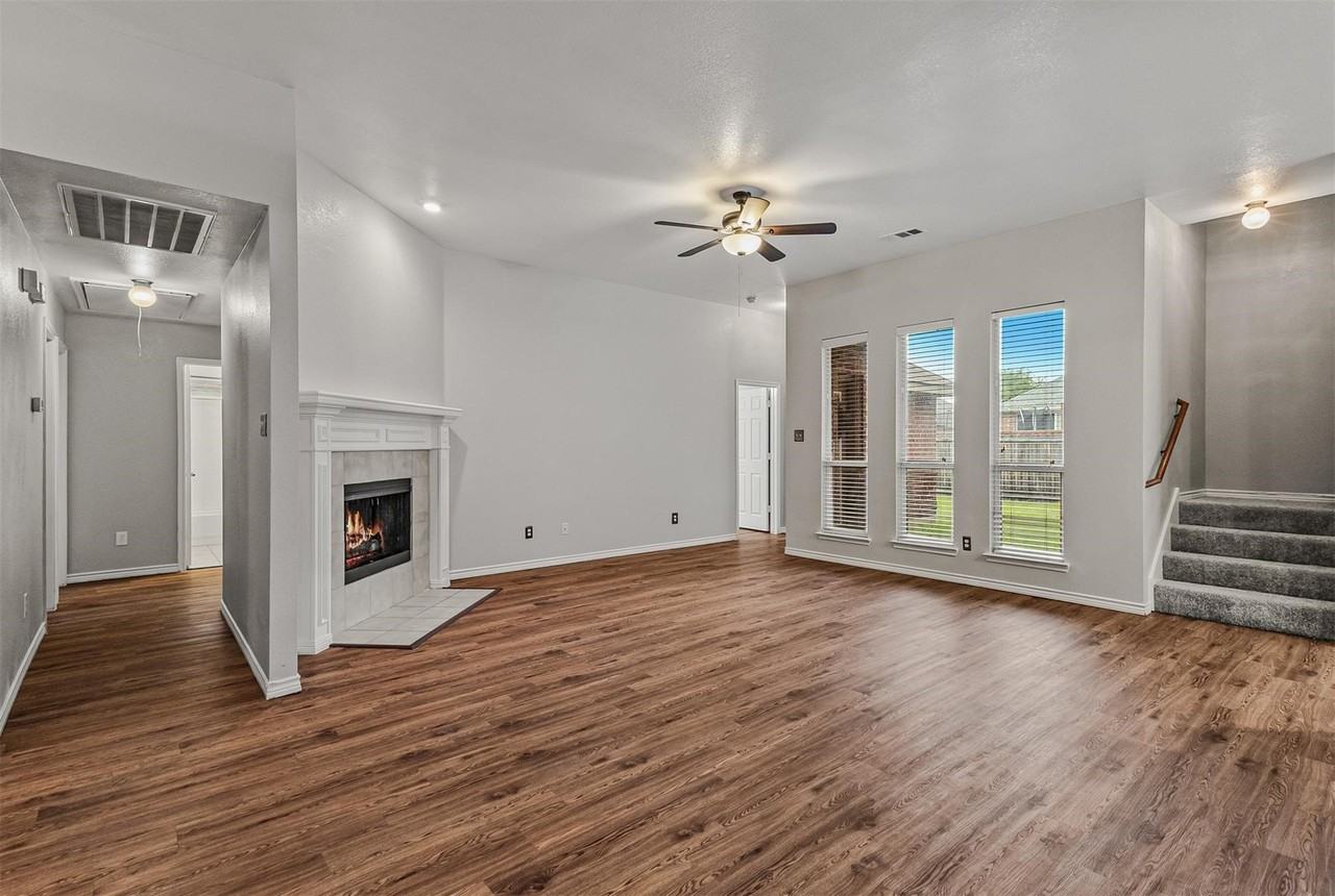 7413 Providence Dr - Photo 4 of 19