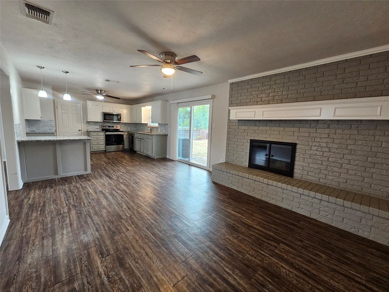 204 Mockingbird Ln - Photo 6 of 20