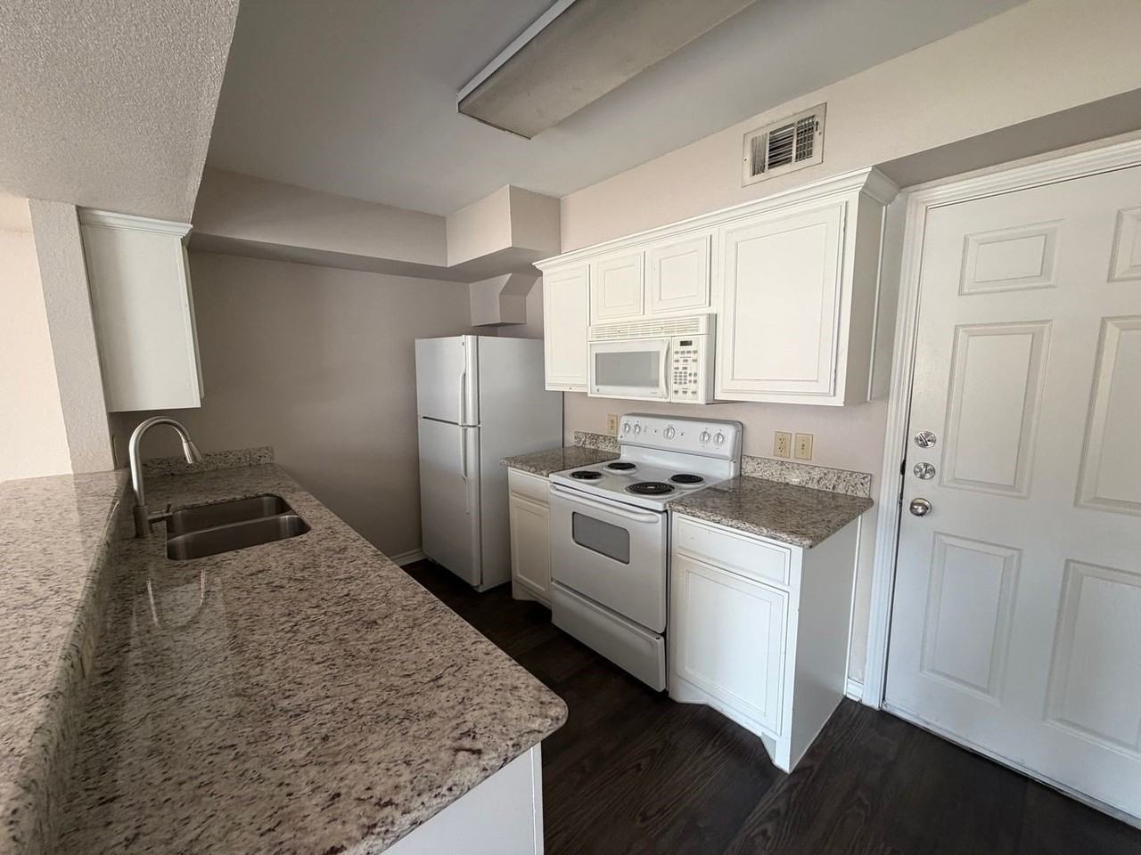 2531 Pascal Ct #A - Photo 5 of 13