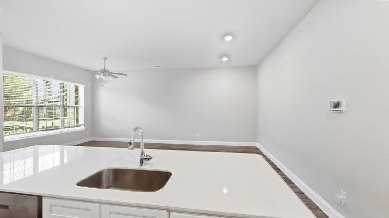 6247 Rilla St - Photo 5 of 22