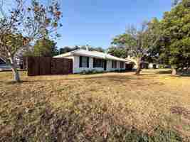 featured image of 616 E Avenue E