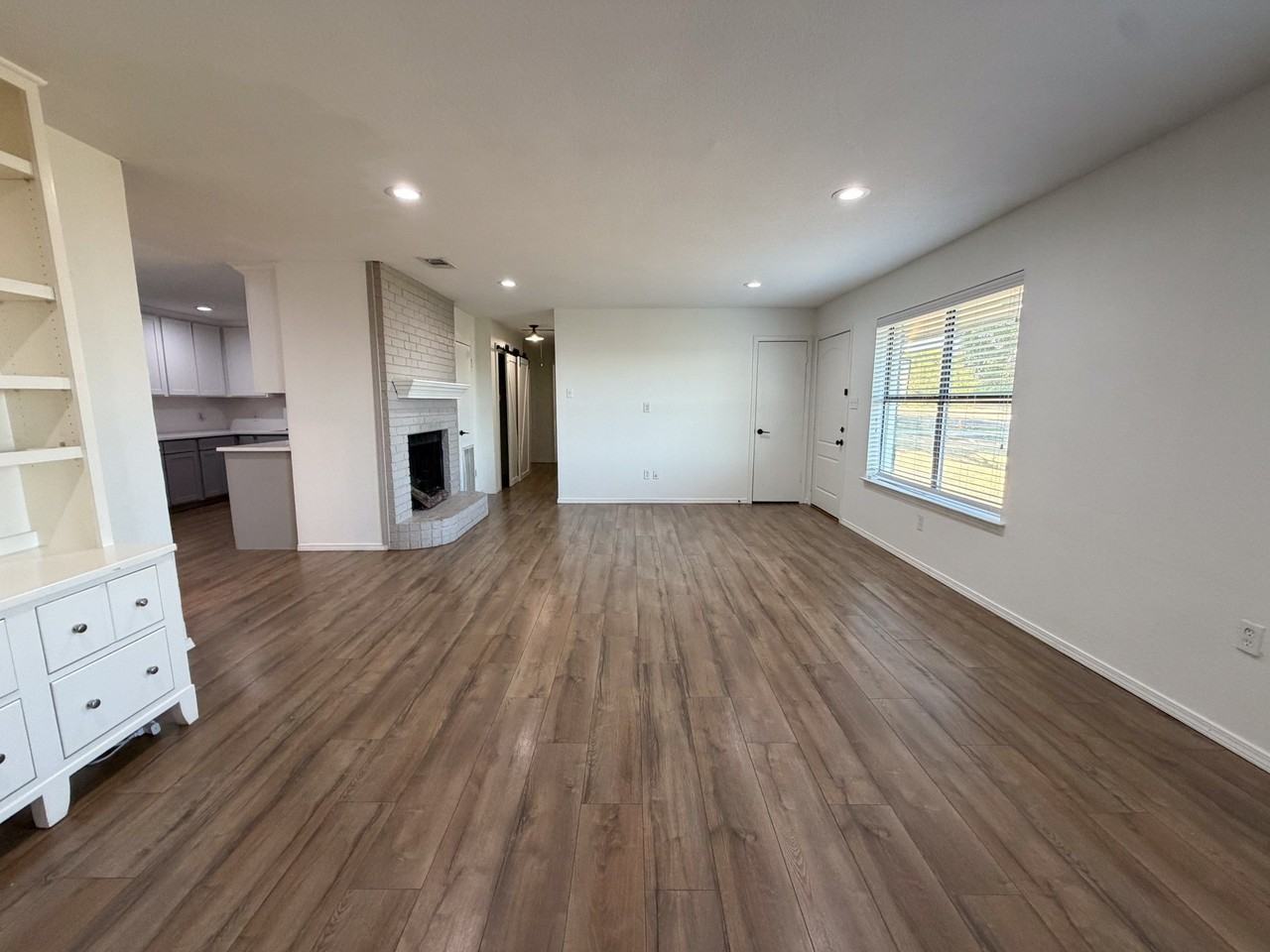 616 E Avenue E - Photo 6 of 13