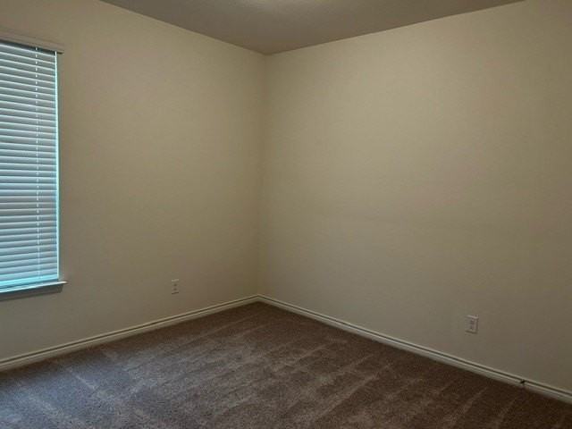 945 Brock Dr - Photo 5 of 13