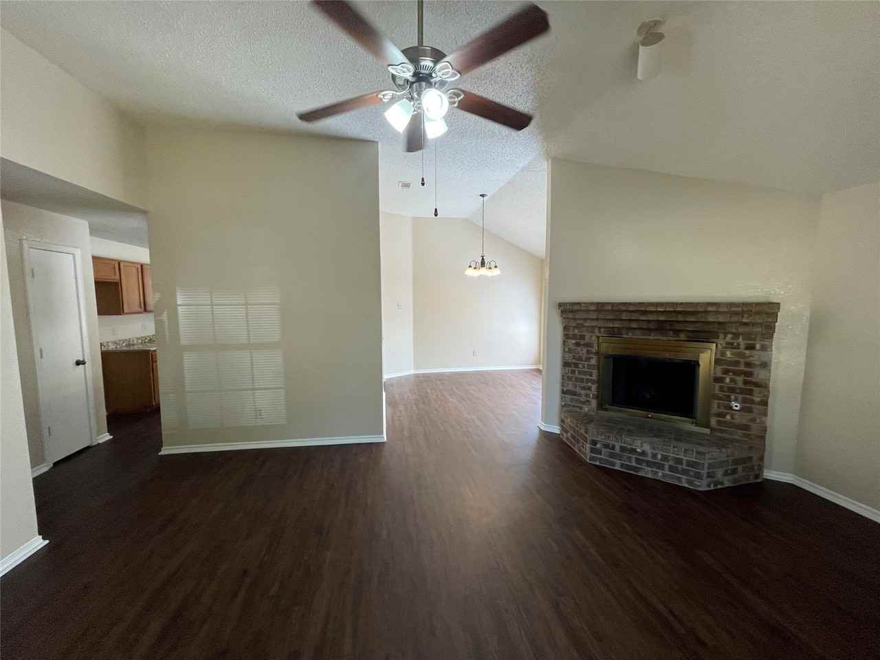 2310 Windridge Ln - Photo 2 of 15