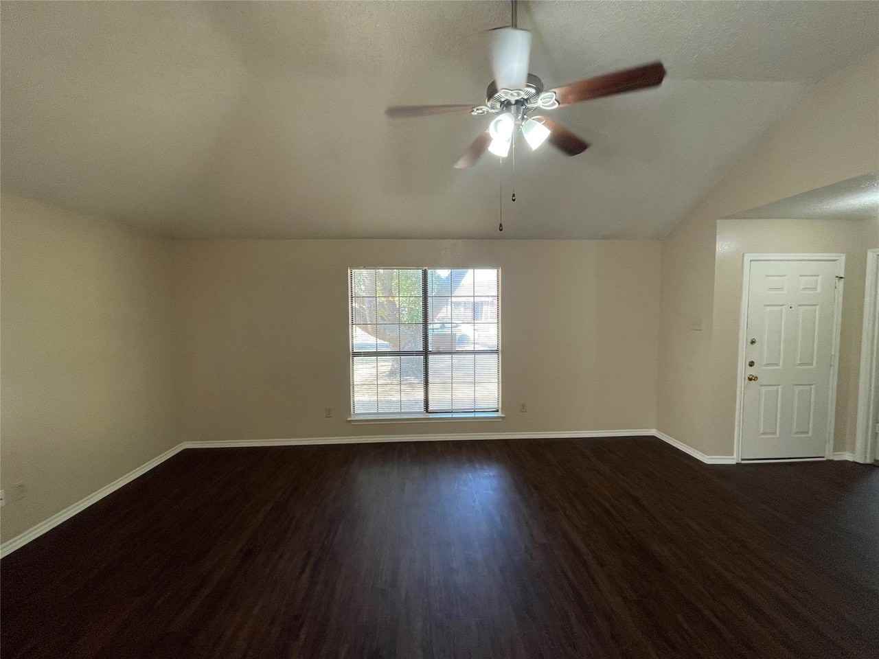 2310 Windridge Ln - Photo 4 of 15