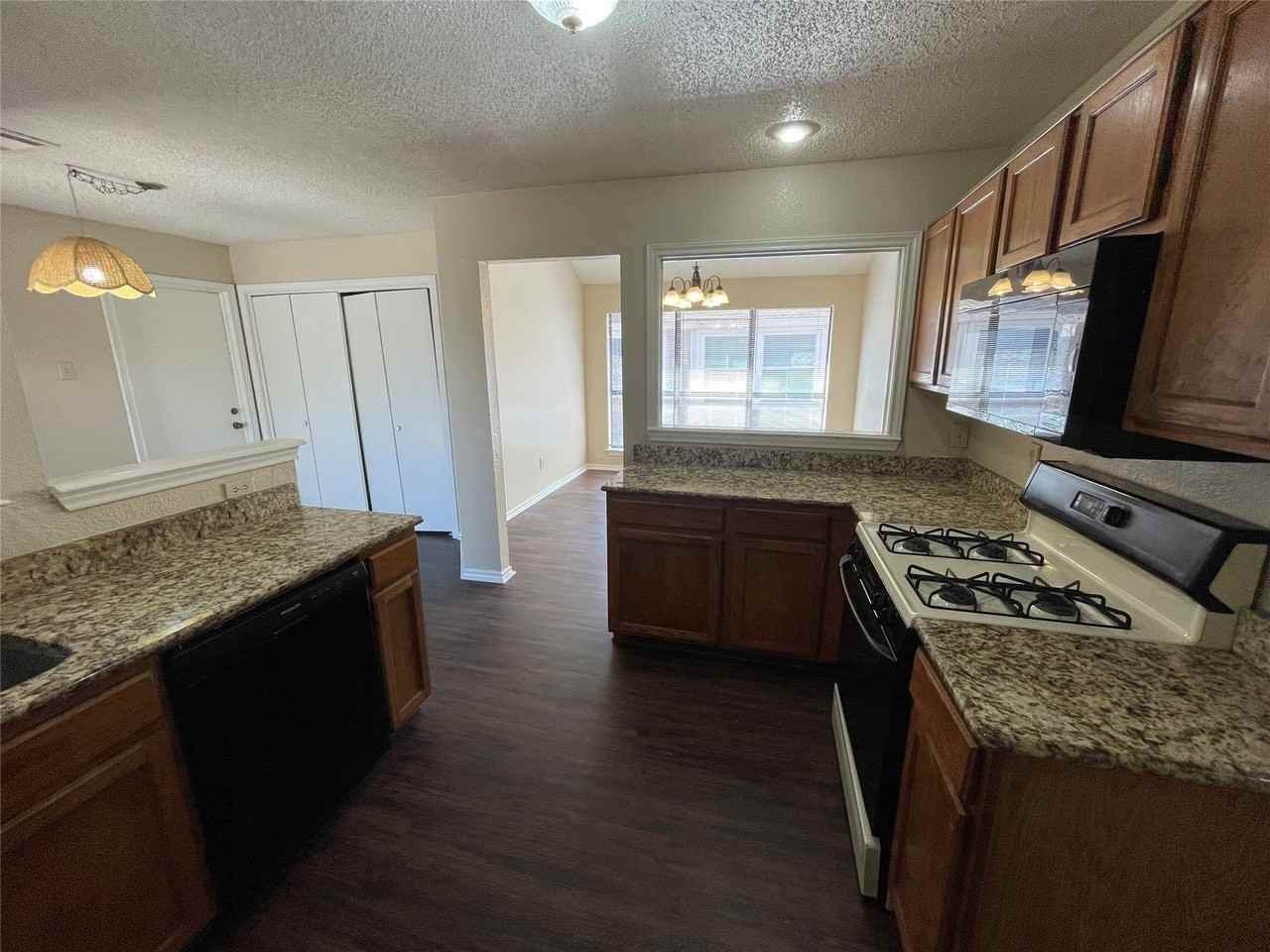 2310 Windridge Ln - Photo 7 of 15