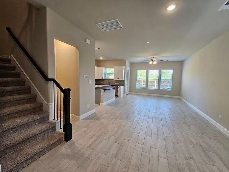 549 Hutchinson Ln - Photo 7 of 23