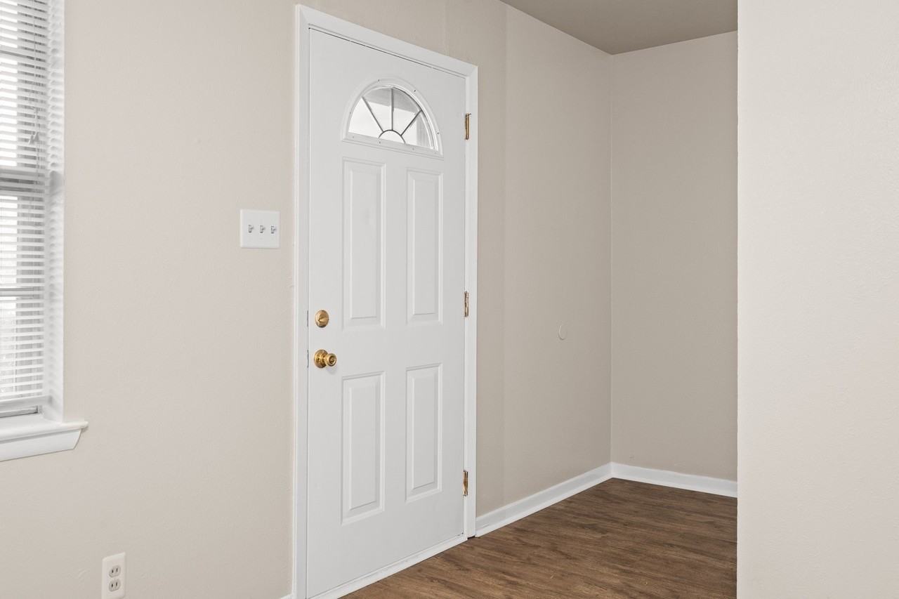 724 Chisholm Trl - Photo 5 of 26