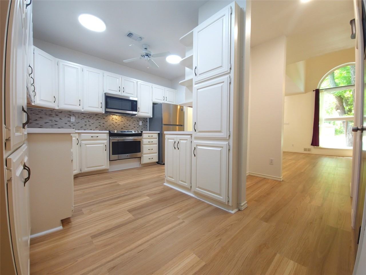 426 W Oak St - Photo 6 of 20