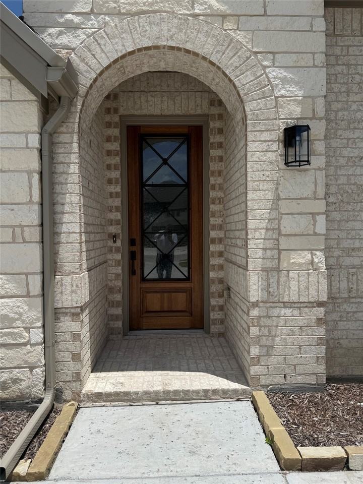 3818 Mesa Verde Dr - Photo 3 of 37