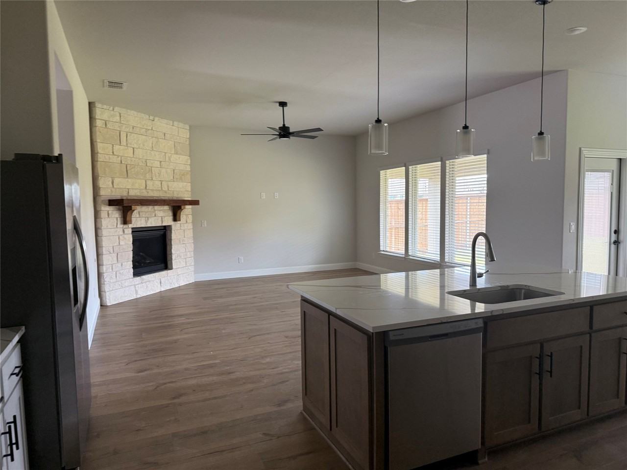 3818 Mesa Verde Dr - Photo 5 of 37