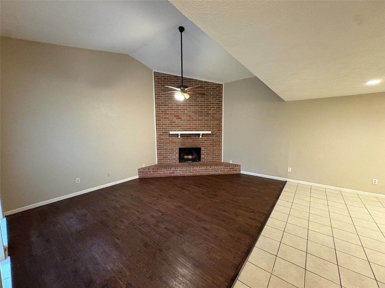 6409 Westcreek Dr - Photo 2 of 15