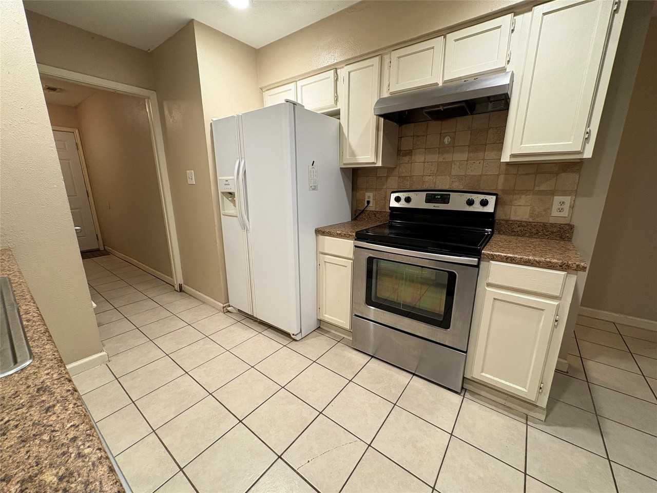 6409 Westcreek Dr - Photo 7 of 15