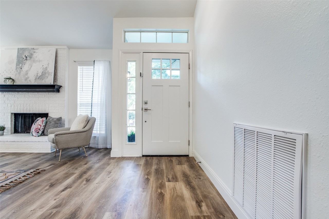 8341 Edgewater Dr - Photo 2 of 26