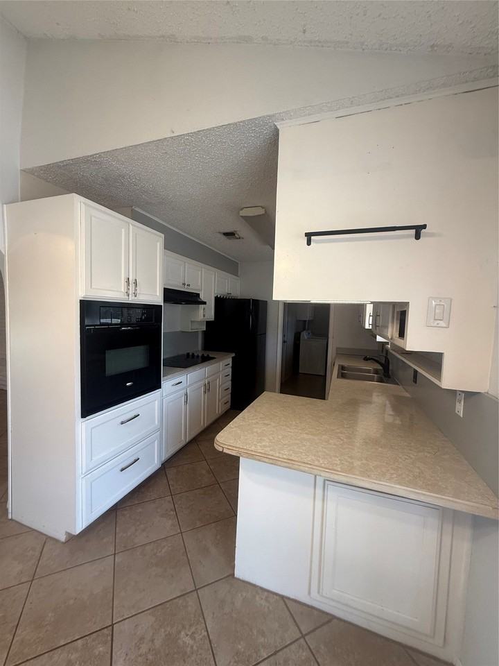 3808 Ridge Rd - Photo 5 of 20