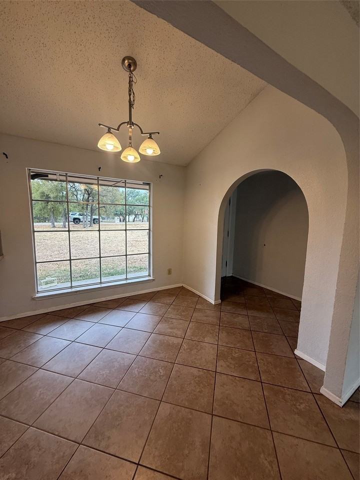 3808 Ridge Rd - Photo 7 of 20