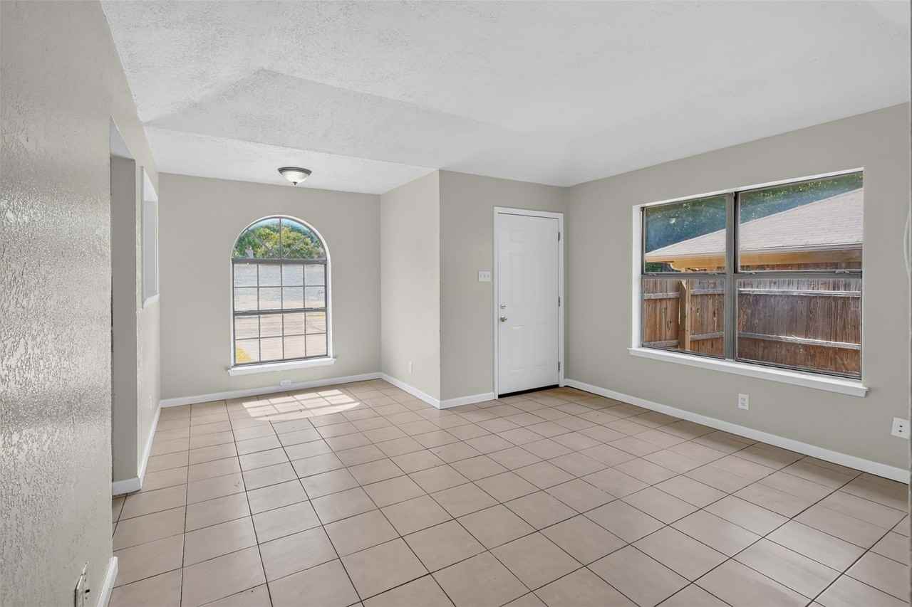 1805 Mcqueary St #1807 - Photo 2 of 16