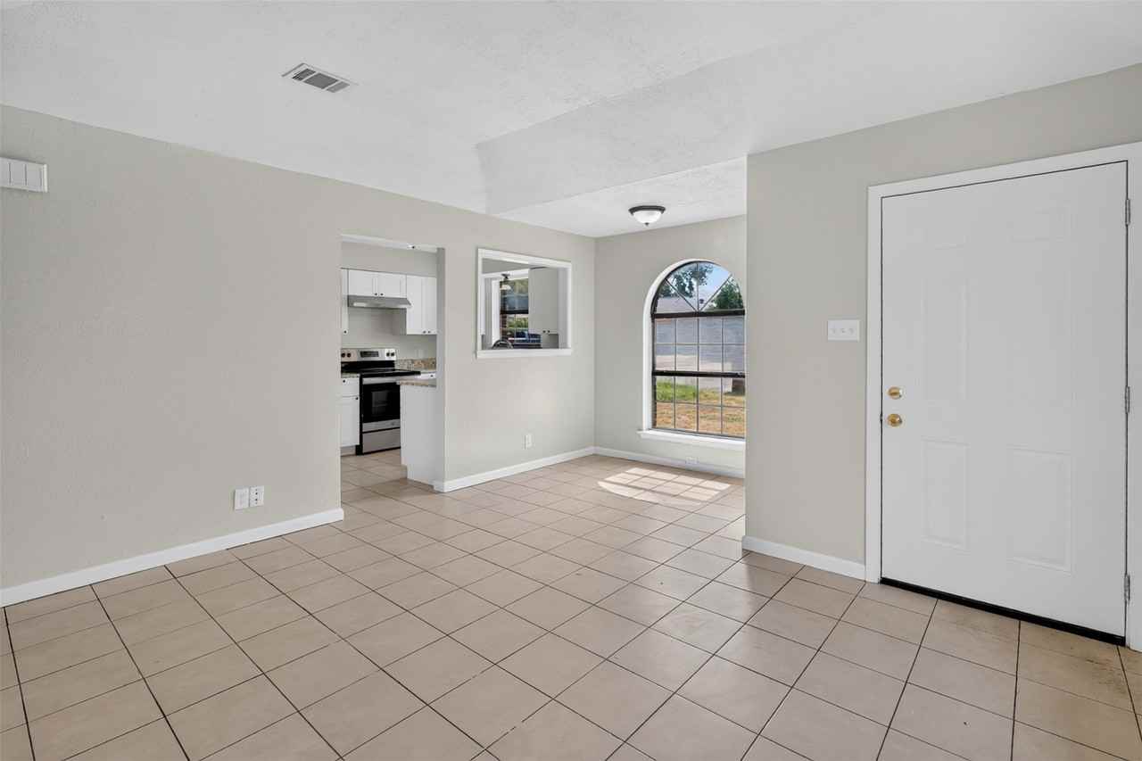 1805 Mcqueary St #1807 - Photo 4 of 16