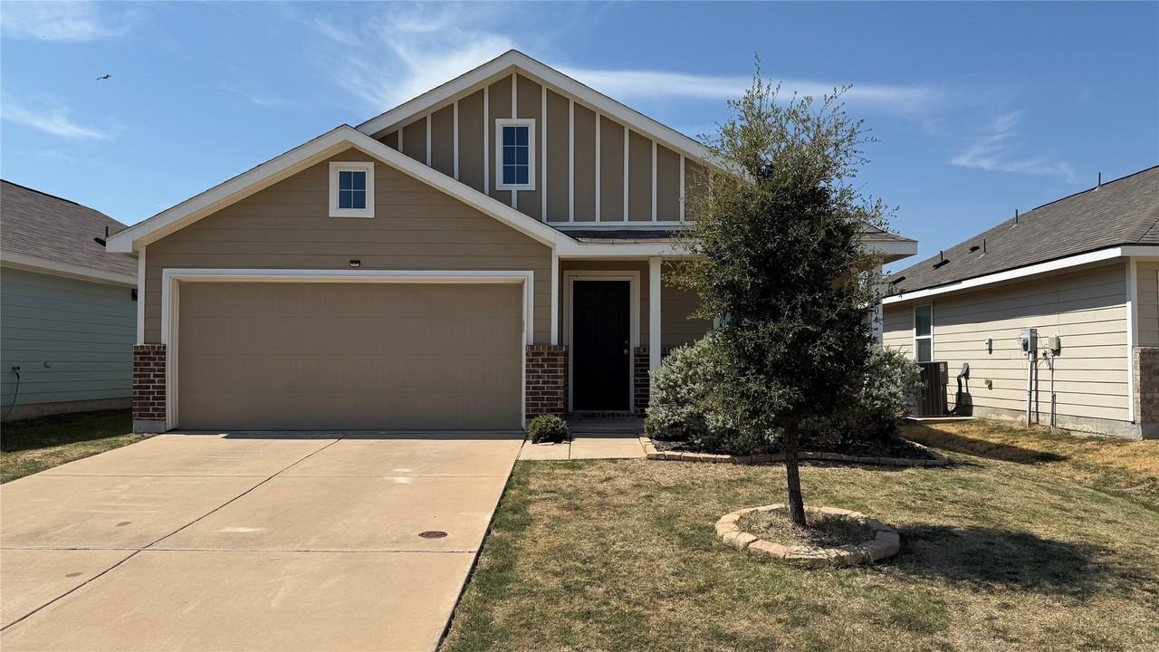 5204 Longshadow Dr - Photo 2 of 17
