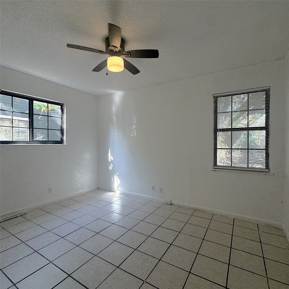 1320 S Rockwall Ave - Photo 7 of 10