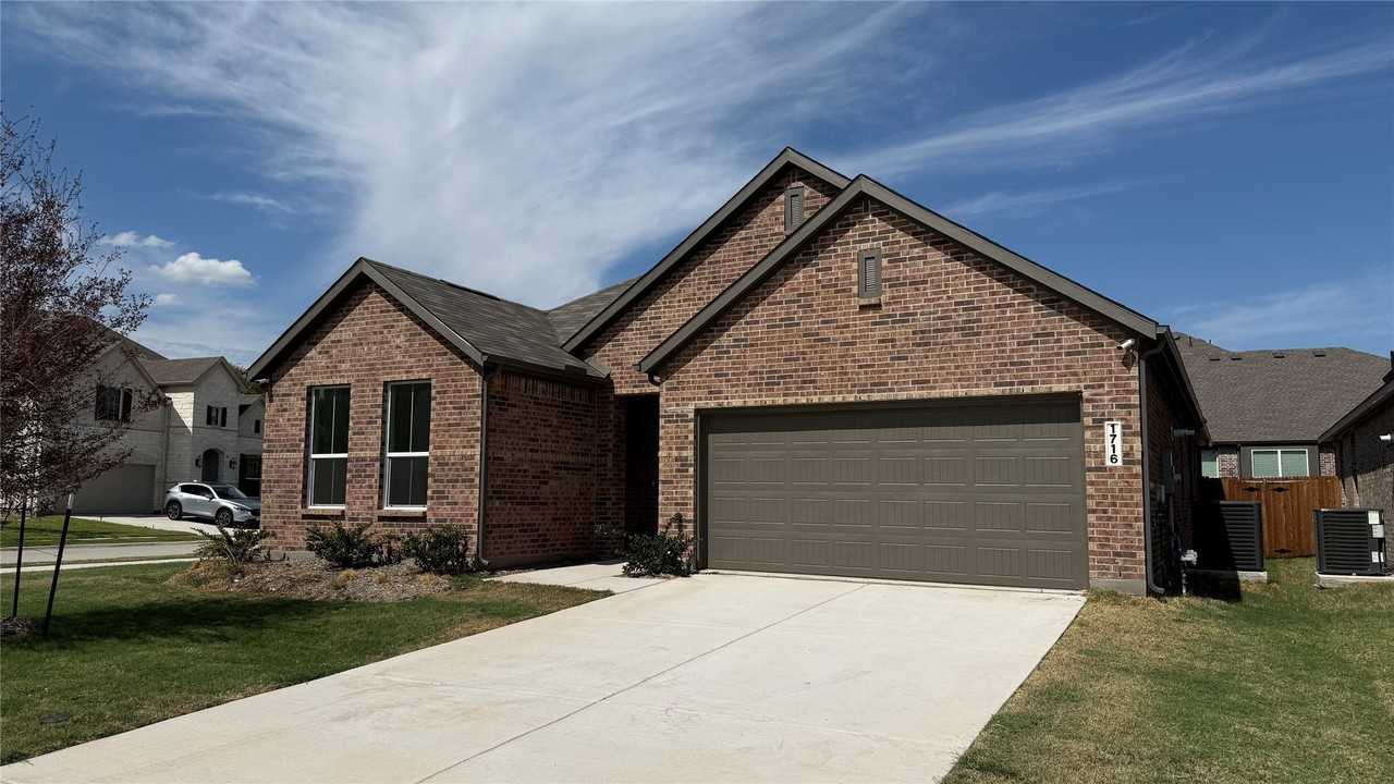 1716 Western Hemlock Way - Photo 3 of 23