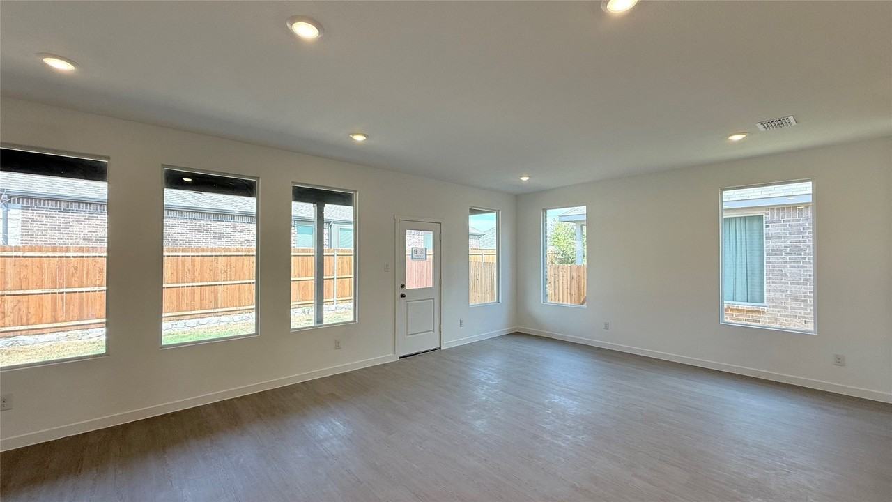 1716 Western Hemlock Way - Photo 5 of 23