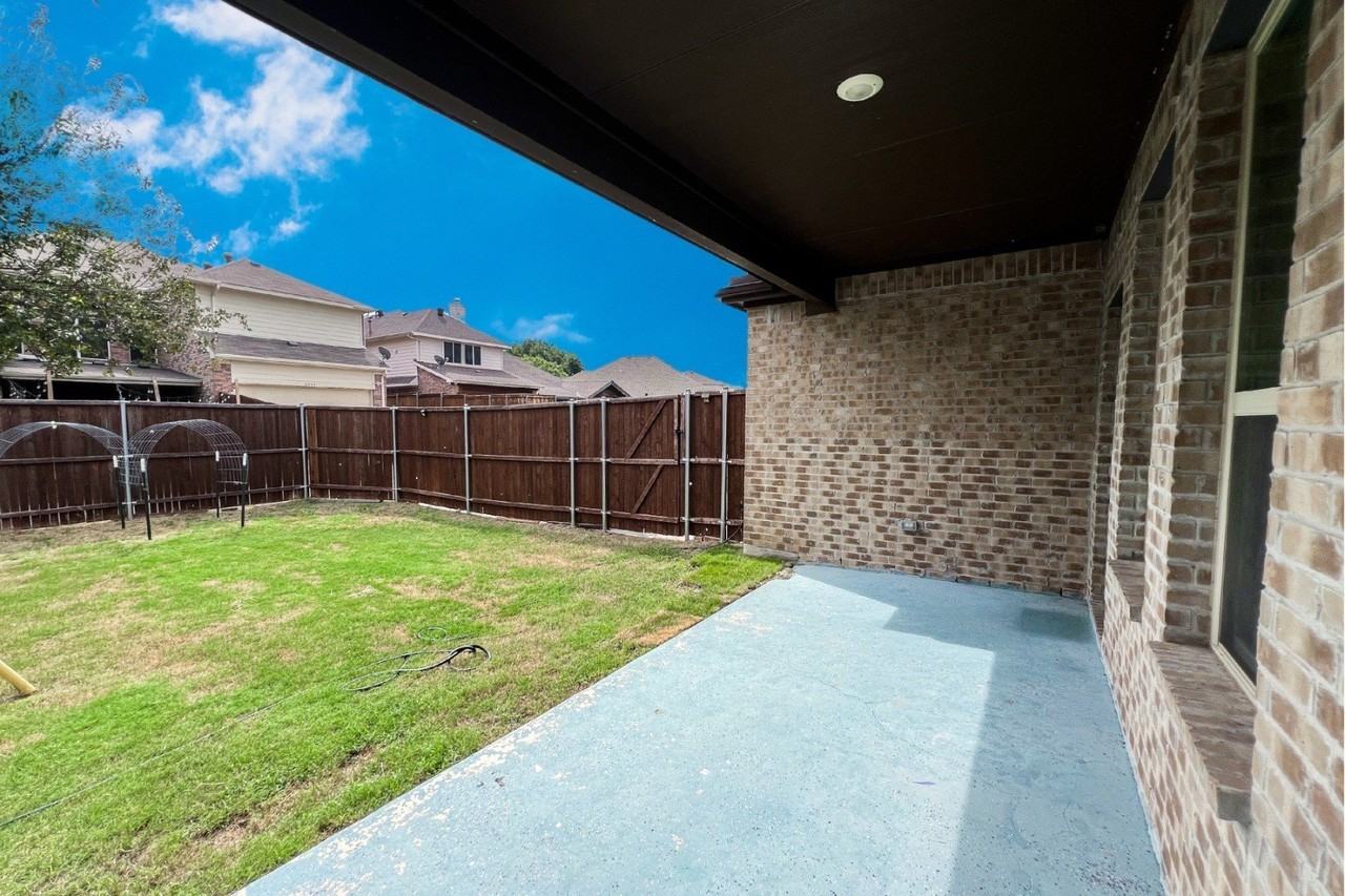 8354 Caribou Dr - Photo 2 of 28