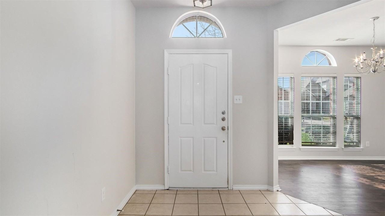 6036 Horse Trap Dr - Photo 4 of 24