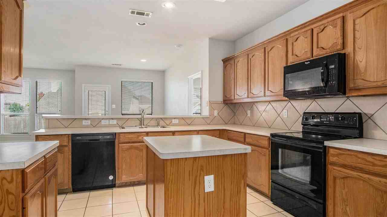6036 Horse Trap Dr - Photo 6 of 24