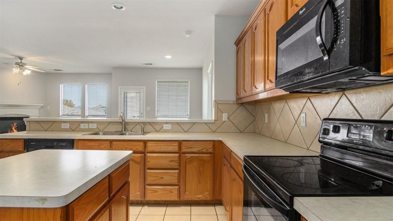 6036 Horse Trap Dr - Photo 7 of 24