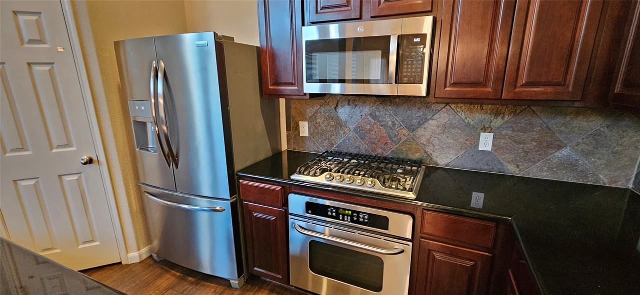 13246 Bayfield Dr - Photo 5 of 22