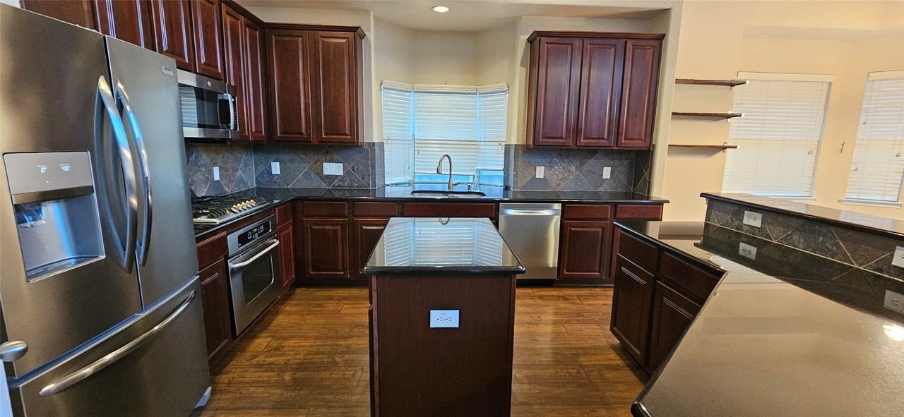 13246 Bayfield Dr - Photo 6 of 22