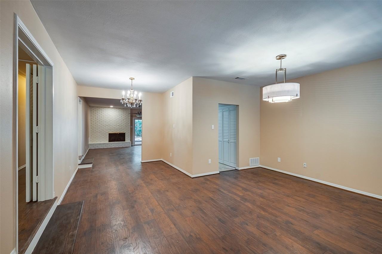 7418 Wellcrest Dr - Photo 4 of 27