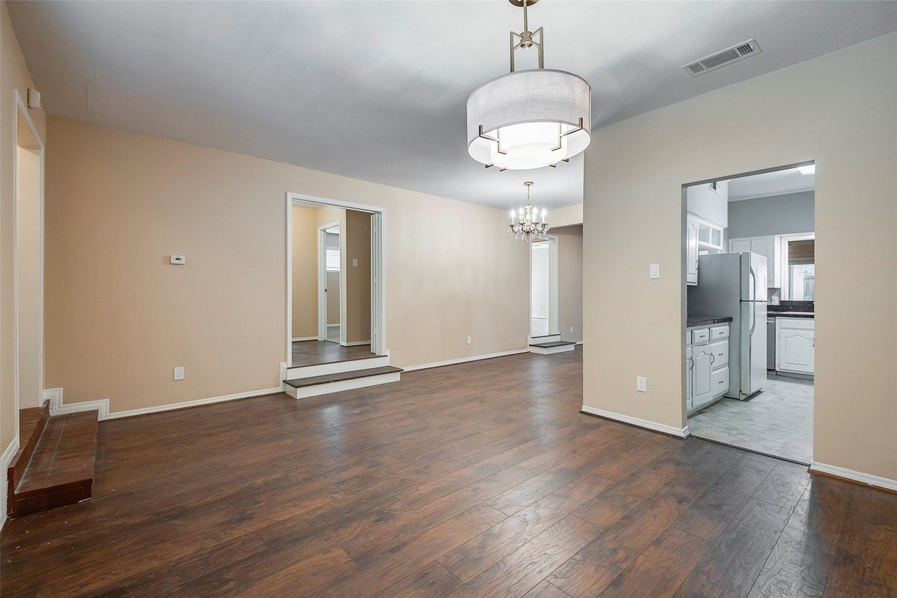 7418 Wellcrest Dr - Photo 6 of 27