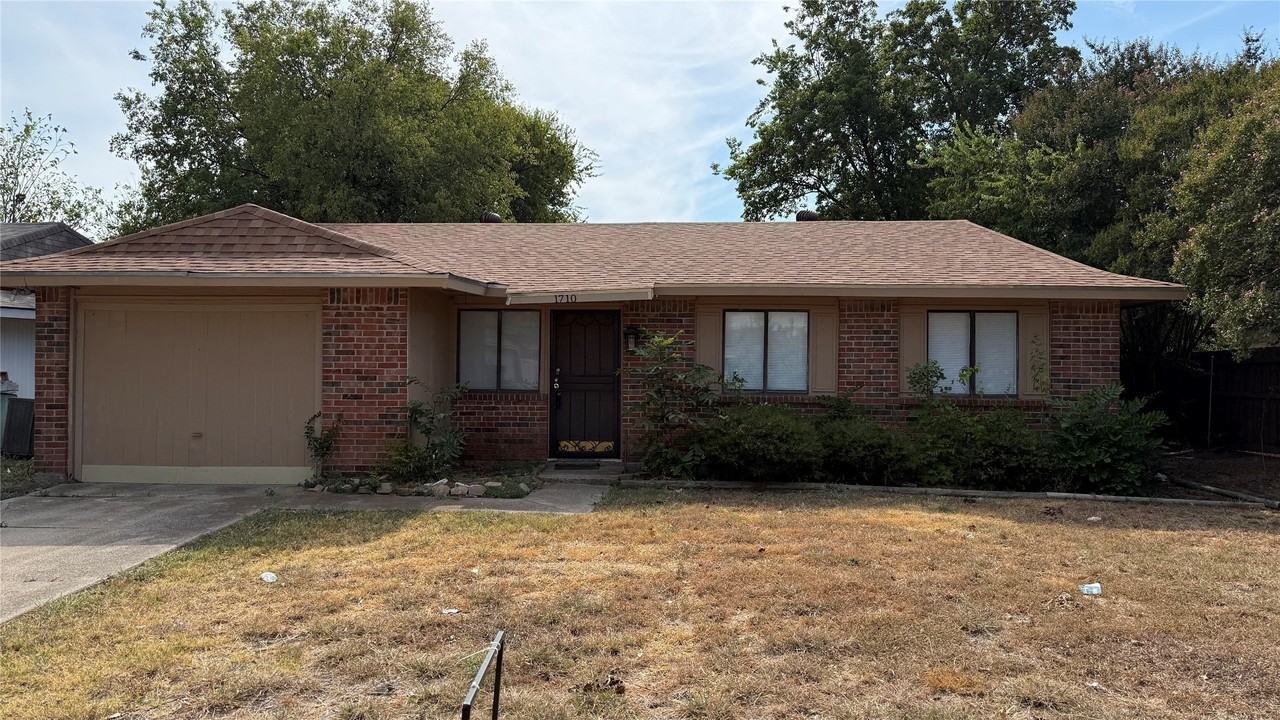 1710 Meridian Way - Photo 2 of 23
