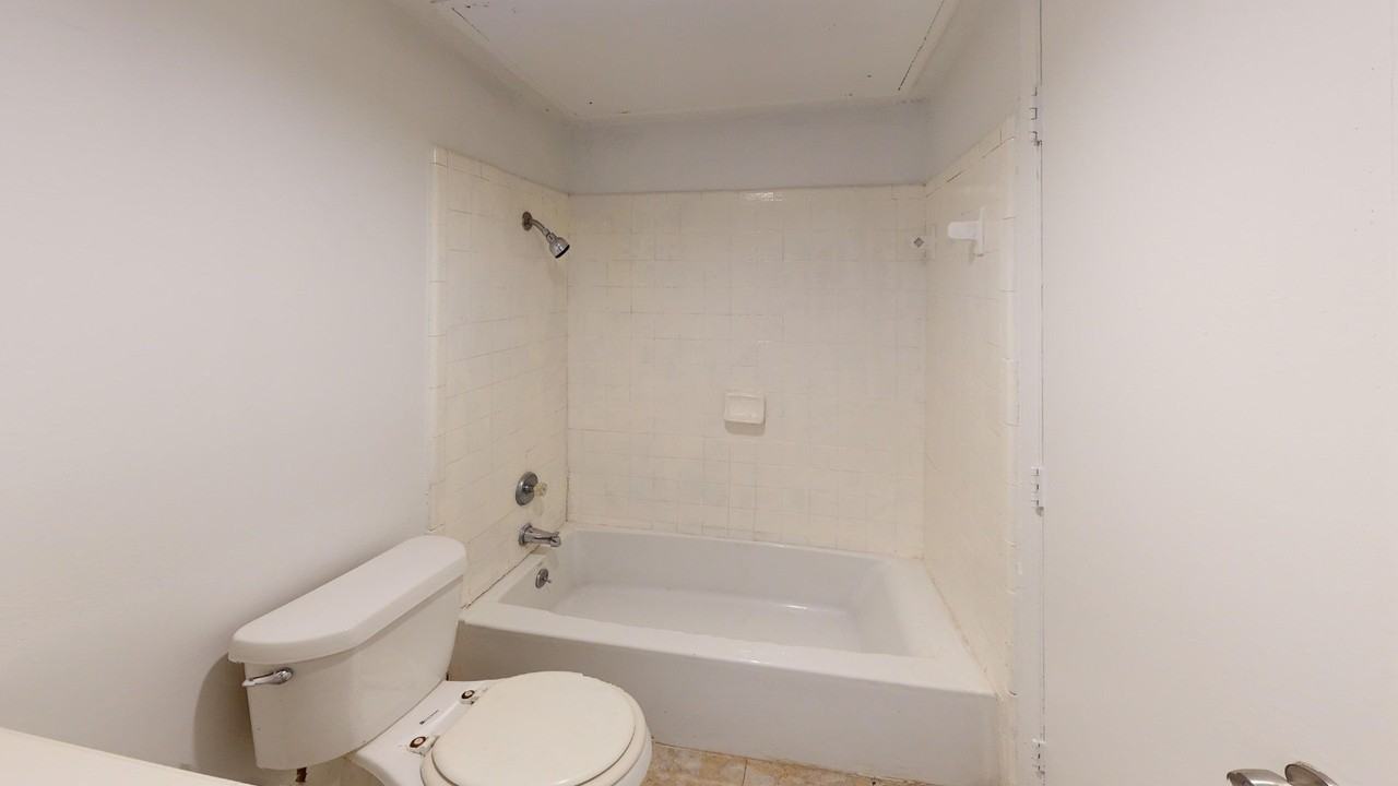 1710 Meridian Way - Photo 7 of 23