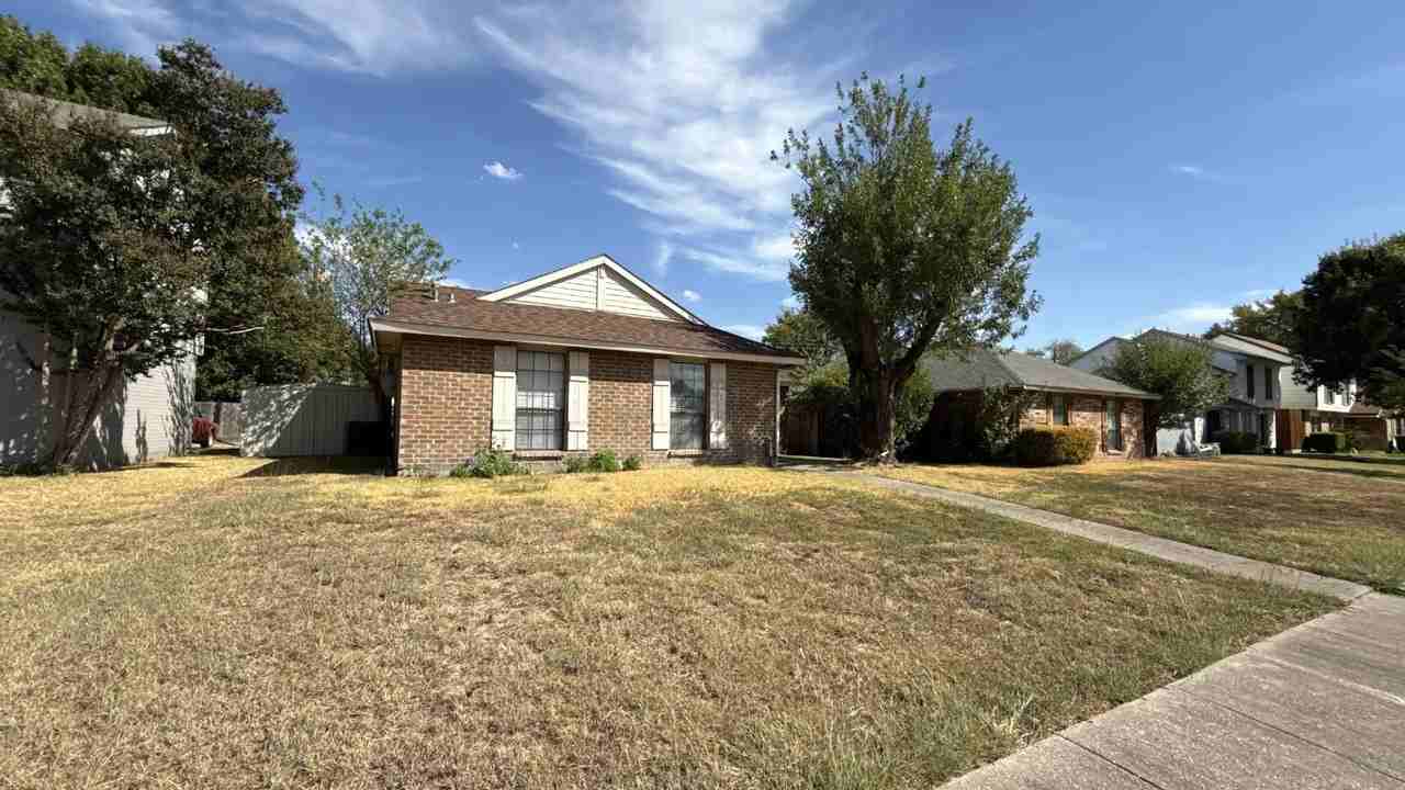 4514 Carmel Ln - Photo 2 of 15