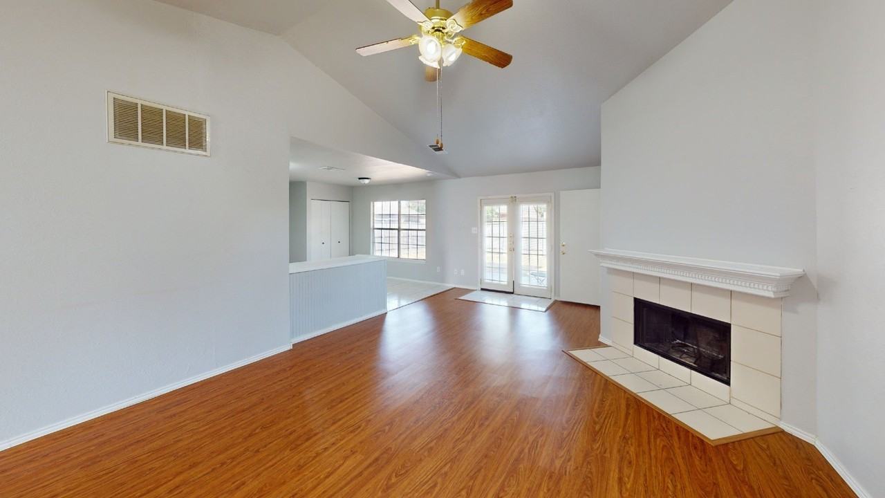 4514 Carmel Ln - Photo 5 of 15