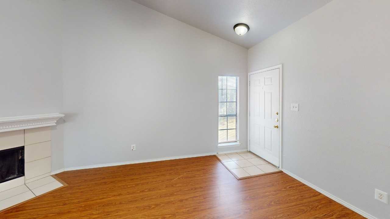 4514 Carmel Ln - Photo 6 of 15