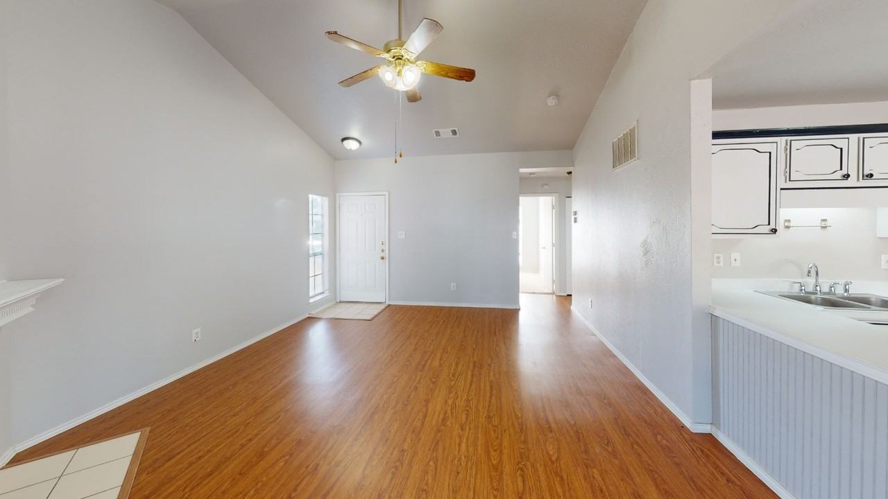 4514 Carmel Ln - Photo 7 of 15