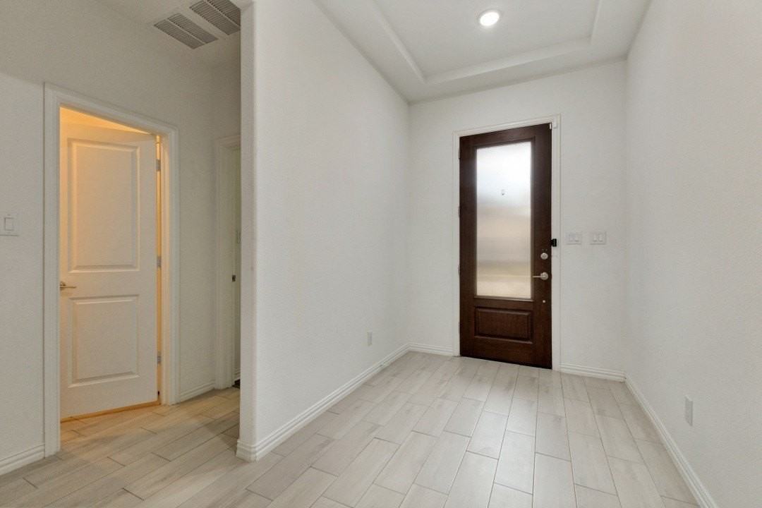 1626 Hope Ln - Photo 3 of 25
