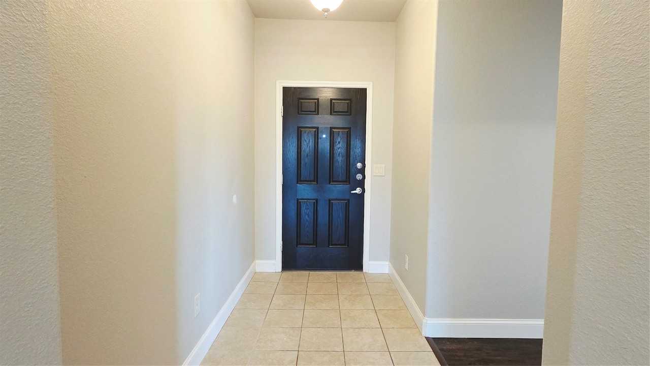 103 Bankhurst Dr - Photo 3 of 23