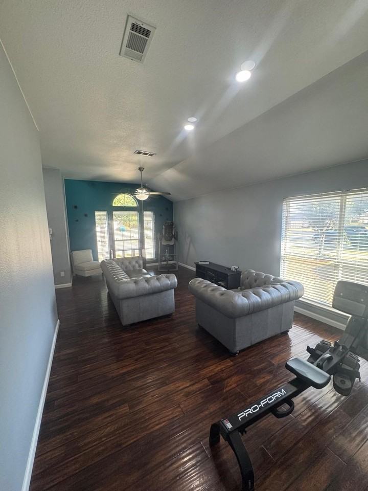 811 Ash Ln - Photo 4 of 20