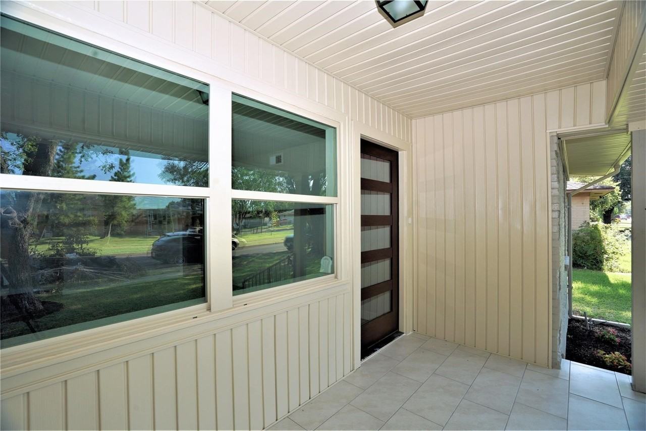 2435 Hillsboro Ave - Photo 4 of 19