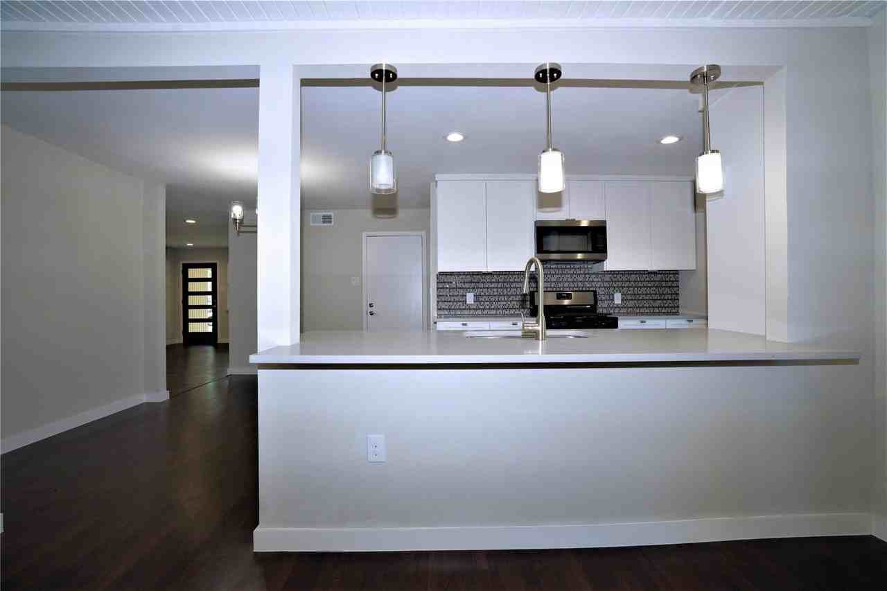 2435 Hillsboro Ave - Photo 7 of 19